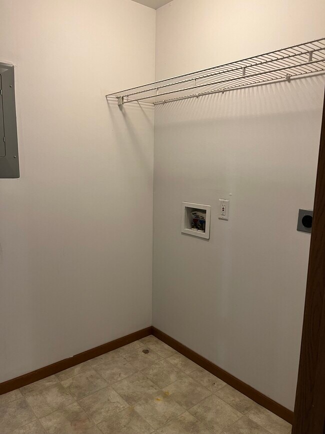 Foto del edificio - 413 Briden Ct