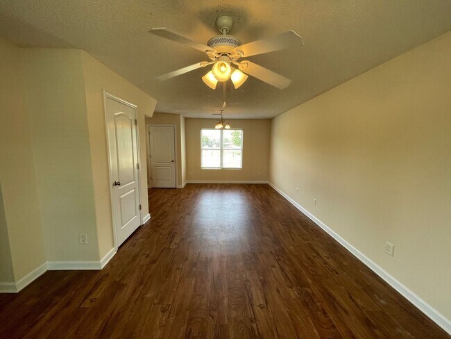 Building Photo - PRE-LEASING FOR AUGUST 2026!