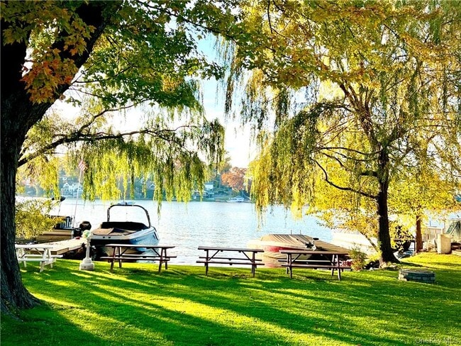 Foto del edificio - 722 US-6