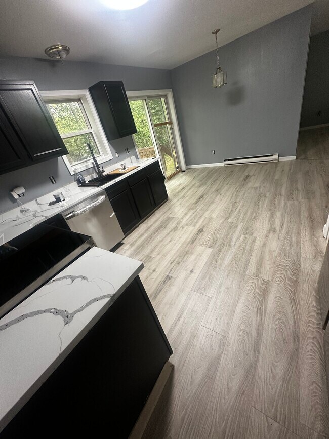 Building Photo - 9155 Brandywine Dr