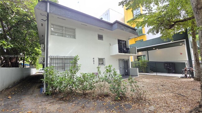 Foto del edificio - 641 NW 2nd St