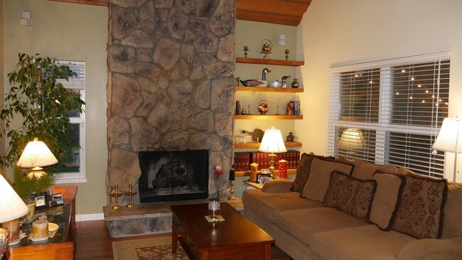 Building Photo - 2641 S Xanadu Way