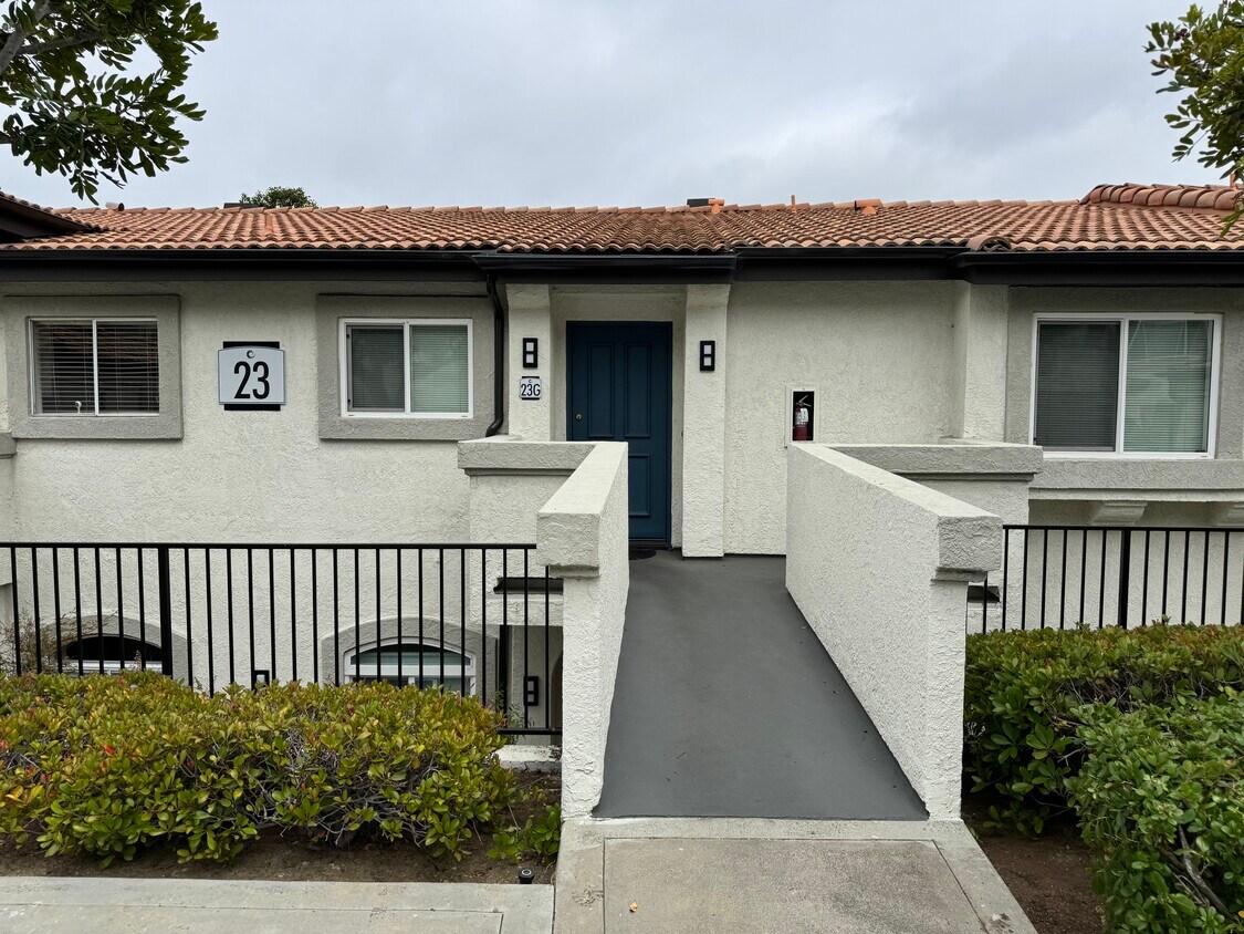 Primary Photo - 30902 Club House Dr