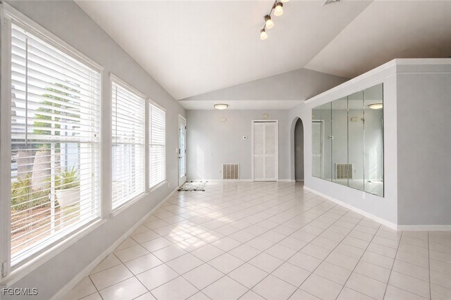 Foto del edificio - 3107 SW 15th Ave