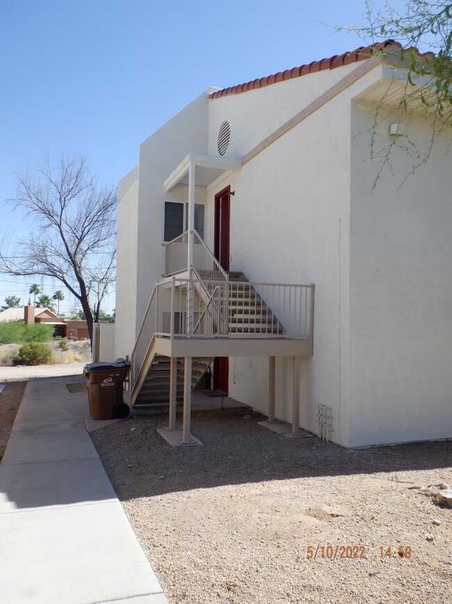 Building Photo - 9885 E La Palma Ave