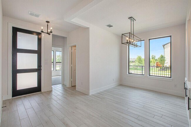 Building Photo - 15018 Bonham Shore Dr