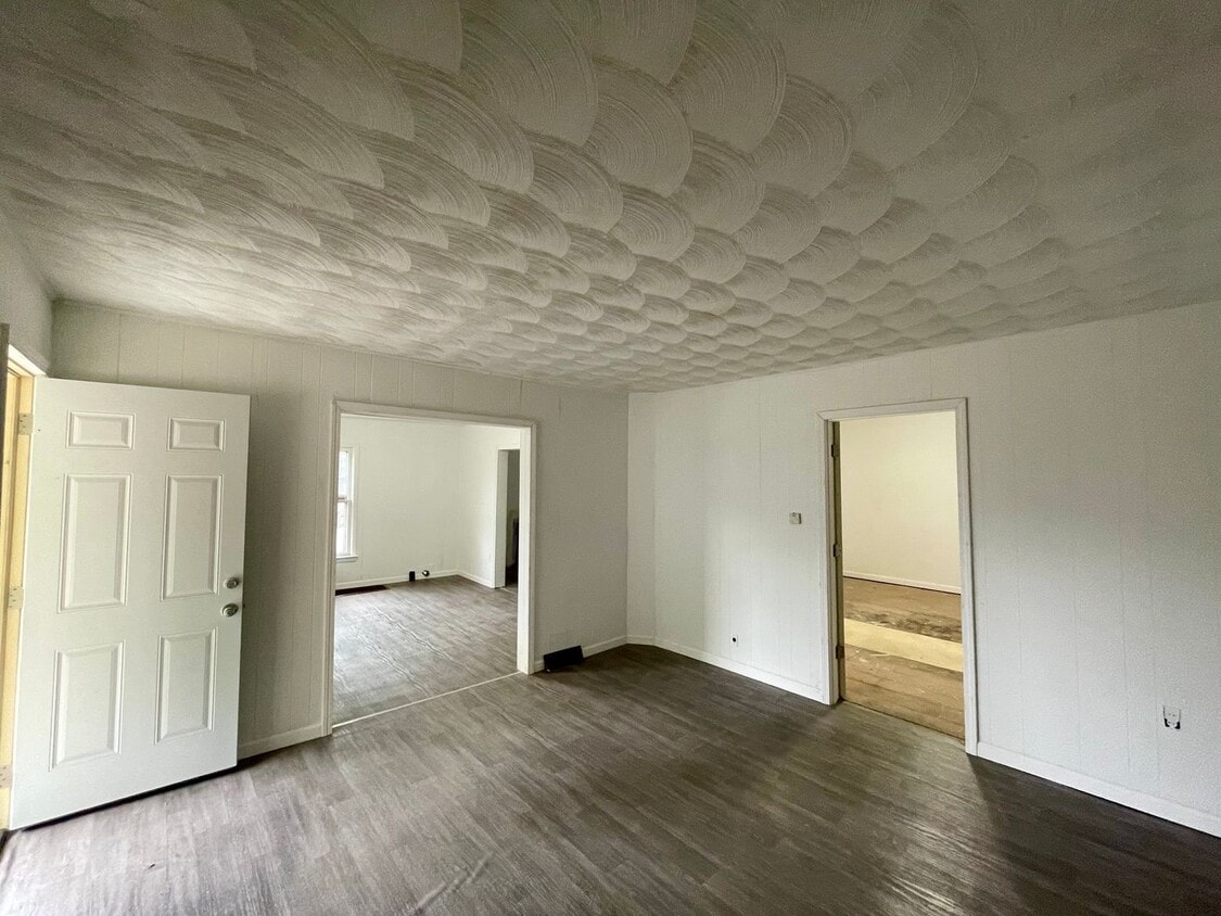 Primary Photo - 2 Bedroom 1 Bath with All New Interior