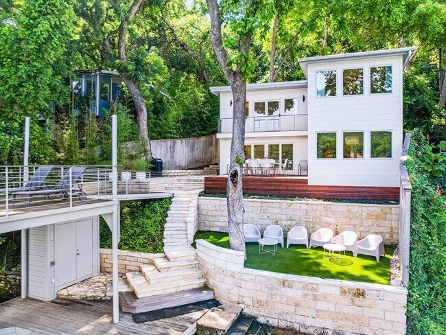 Building Photo - 1704 Ski Slope Dr