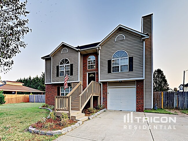 Building Photo - 4410 Fawnbrook Ave SW