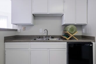 Building Photo - Skyler Ridge Apartments