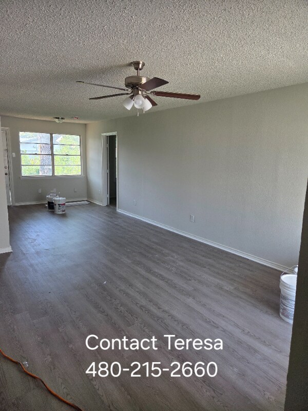 Building Photo - 4325 Chestnut Dr