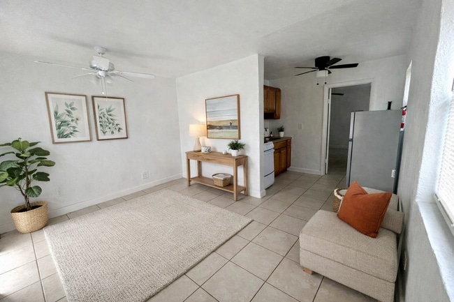 Foto del edificio - 5731 Flagler Street # 3