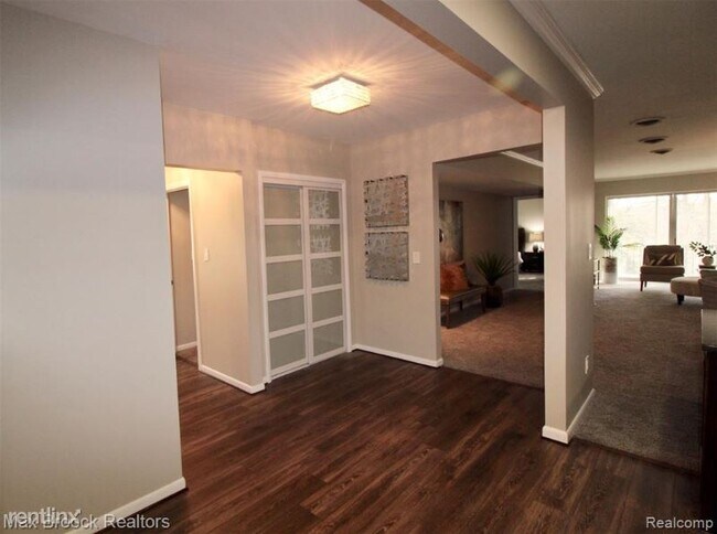 Foto del edificio - 2 br, 2 bath Condo - 1745 Tiverton