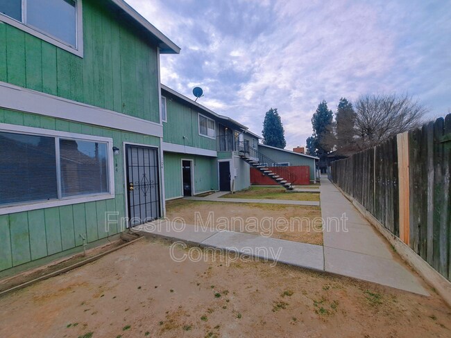 Foto del edificio - 4817 E Lane Ave