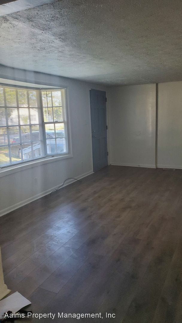 Building Photo - 4 br, 2 bath House - 1901 Bain Drive