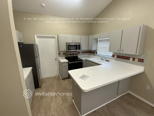 Building Photo - 7806 38th Ct E