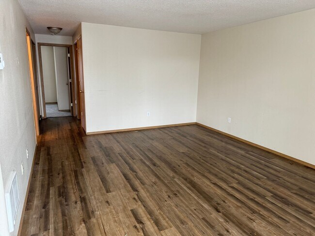 Foto del edificio - 2 bed 1 bath apartment