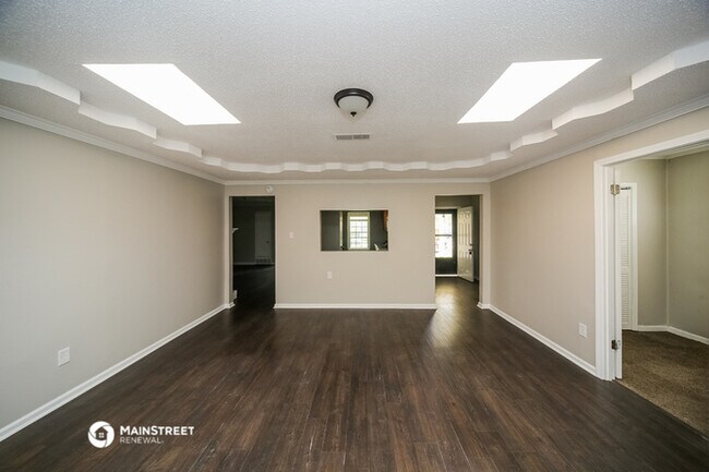 Building Photo - 3691 Clearbrook St