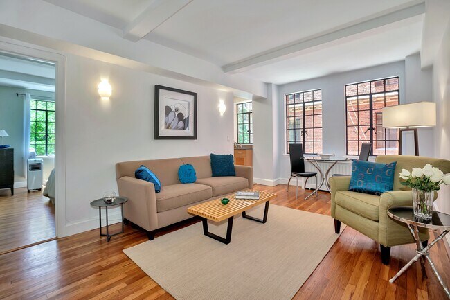 Building Photo - Spacious Midtown East 1 Bedroom