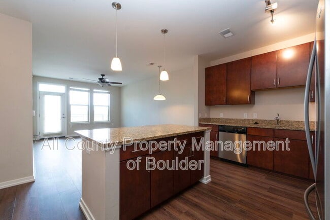 Building Photo - 13598 Via Varra