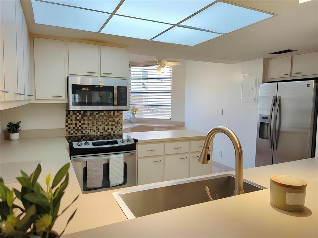 Foto principal - 9531 Seagrape Dr
