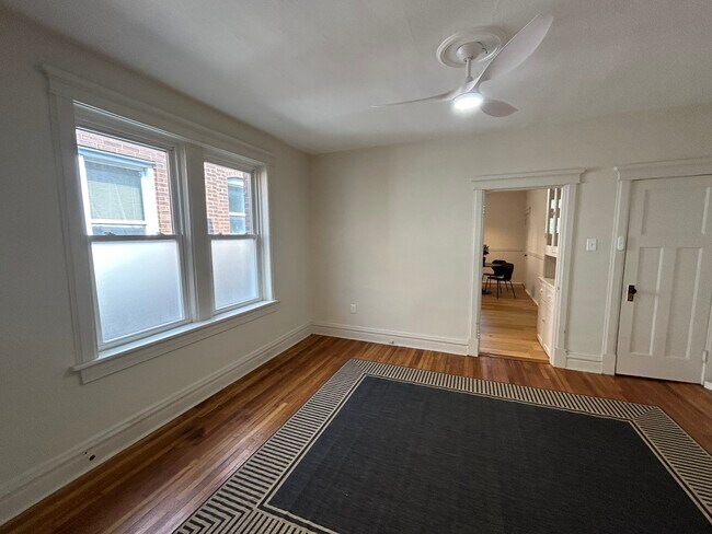 Foto del edificio - 4219 Botanical Ave
