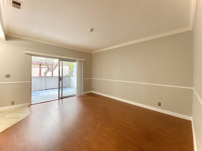 Foto del edificio - Adorable 2-Bedroom Condo in Newark!