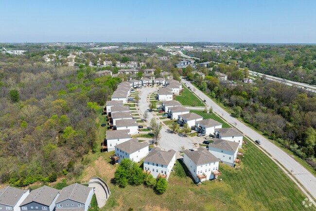 Foto aérea - Holly Ridge Townhomes