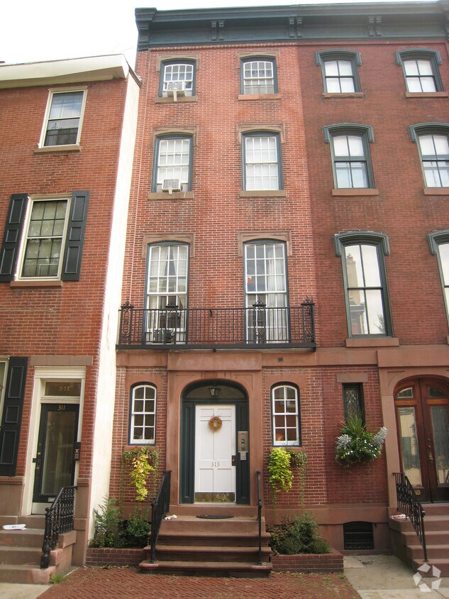 Building Photo - 313 S 12th St