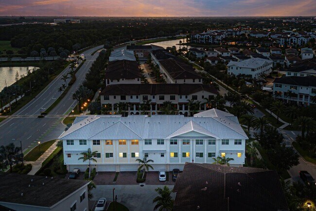 Foto del edificio - 7114 Edison Pl