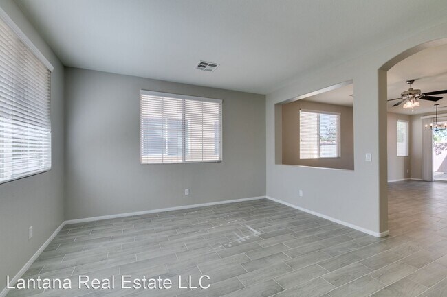 Foto del edificio - 3 br, 2 bath House - 9131 Marlia St.