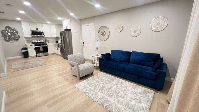 Foto del edificio - 321 W Park Ave