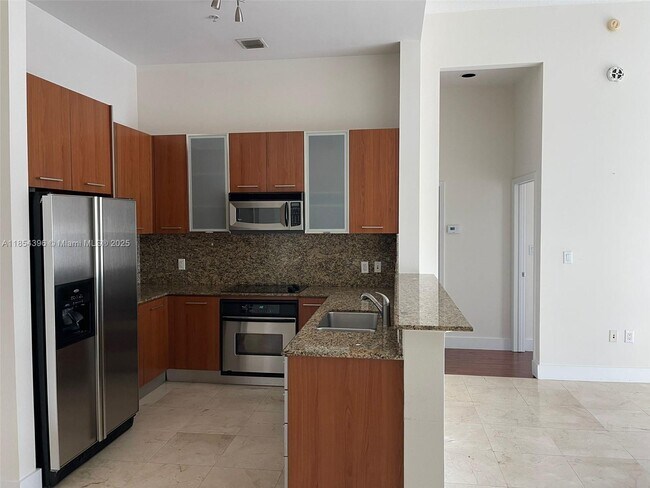 Foto del edificio - 9055 SW 73rd Ct