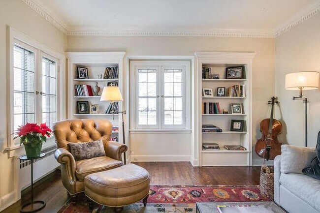 Foto del edificio - 2235 E Woodstock Pl