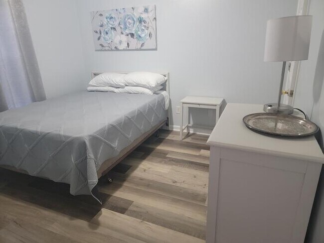 Foto del edificio - Furnished Rental