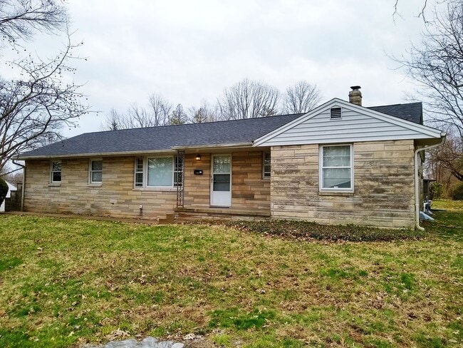Building Photo - 208 S Hillsdale Dr