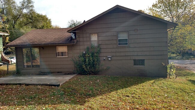 Building Photo - 10202 Beacon Ave