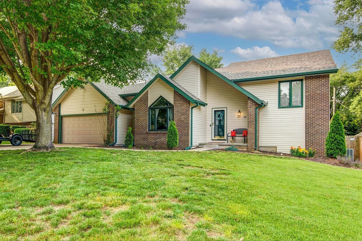 1234 E Highpoint St, Springfield, MO 65804 House Rental in Springfield, MO