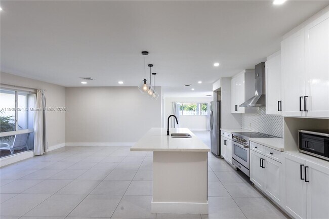 Foto del edificio - 4430 NE 28th Terrace