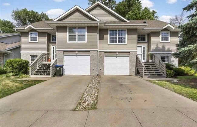 Photo - 2352 Catskill Ct Townhome