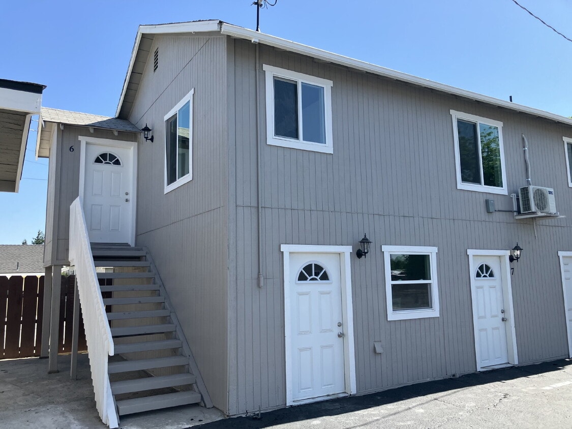 Primary Photo - Now Leasing – Fully Renovated 1 Bed / 1 Ba...