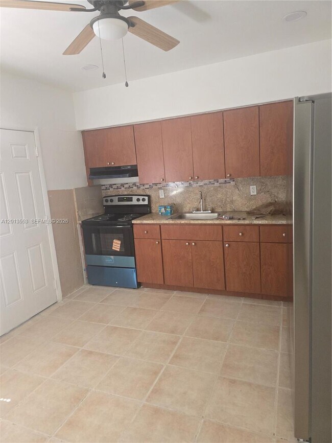 Foto del edificio - 210 NW 69th St