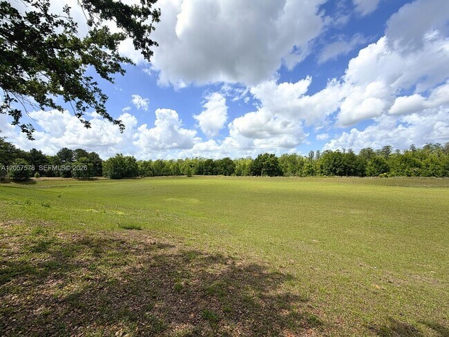 Foto del edificio - 233 Aldridge Ln