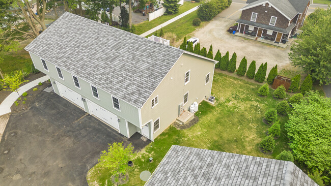 Foto del edificio - 26 Cherry Hill Rd