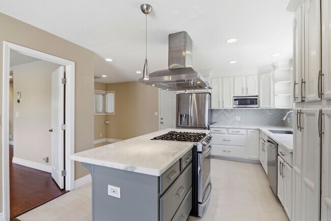 Building Photo - Beautifully Updated 5BD Home in Campbell with Remodeled Kitchen