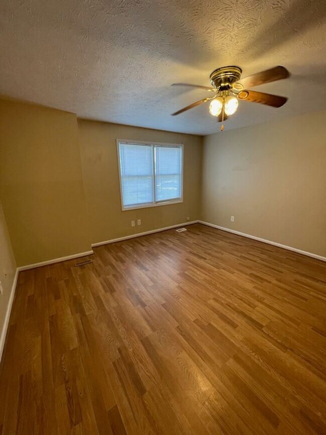 Building Photo - North Columbus 3 bedroom for rent