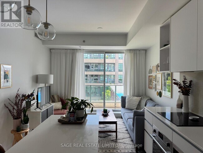Building Photo - 377 Madison Ave