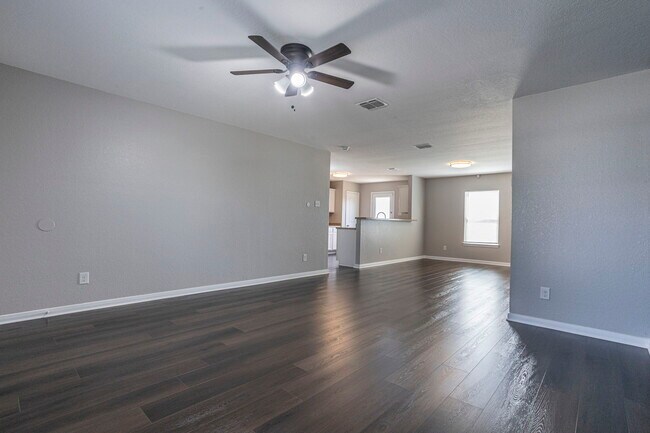 Building Photo - 6742 Sabinal