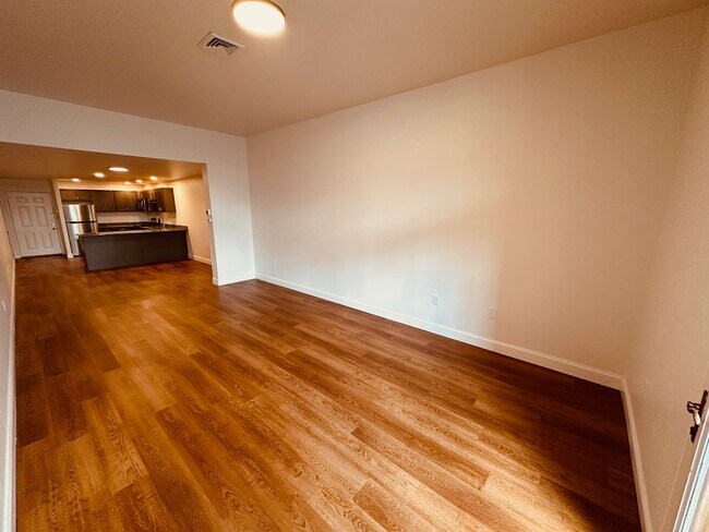 Building Photo - 40 Grant St