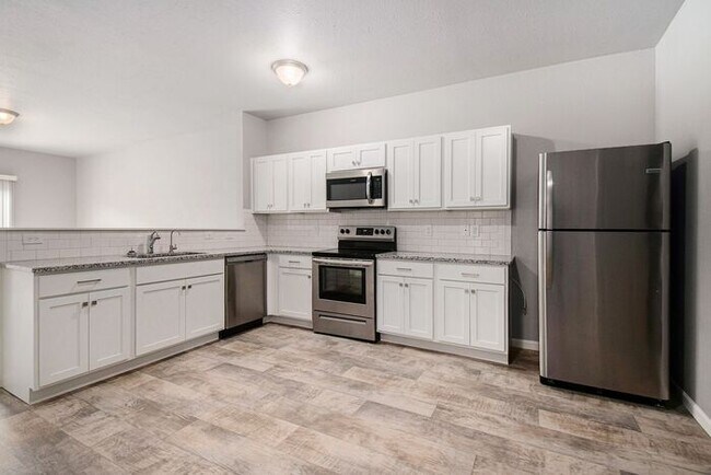 Foto del edificio - Limited-Time Offer: Sign your lease by March 31 and enjoy 1 month free rent.